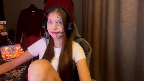 Snapshot of brandamatteson chatting on 10-31-25, 01:23 Alice online show from 10-31-25, 01:23