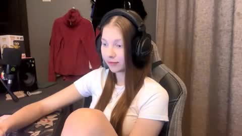 Snapshot of brandamatteson chatting on 11-03-25, 03:13 Alice online show from 11-03-25, 03:13