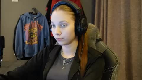 Snapshot of brandamatteson chatting on 11-17-25, 03:18 Alice online show from 11-17-25, 03:18