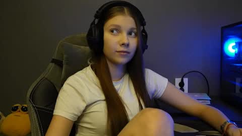 Snapshot of brandamatteson chatting on 12-02-25, 02:23 Alice online show from 12-02-25, 02:23