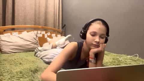 Snapshot of brandamatteson chatting on 12-03-25, 04:05 Alice online show from 12-03-25, 04:05