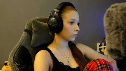 Snapshot of brandamatteson chatting on 12-14-25, 03:17 Alice online show from 12-14-25, 03:17