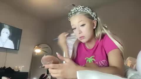 Skyyybanks online show from 04-18-26, 07:58