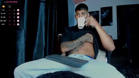 Snapshot of brandonlavitt chatting on 02-05-25, 10:19 Brandon Lavitt online show from 02-05-25, 10:19