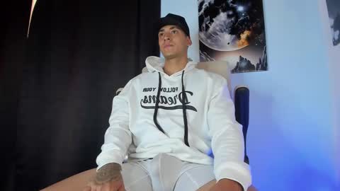 Snapshot of brandonlavitt chatting on 09-10-25, 11:32 Brandon Lavitt online show from 09-10-25, 11:32