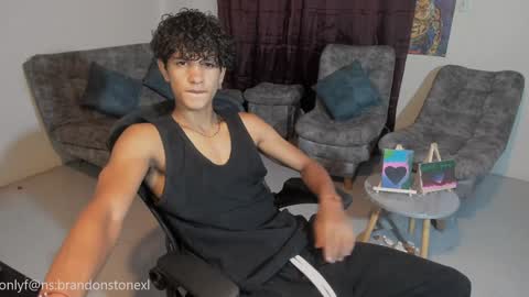 Snapshot of brandonstonexl chatting on 01-18-25, 04:37 Brandon Stone online show from 01-18-25, 04:37