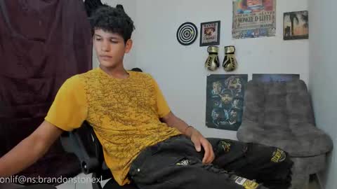 Snapshot of brandonstonexl chatting on 11-12-25, 10:30 Brandon Stone online show from 11-12-25, 10:30