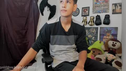 Snapshot of brandonstonexl chatting on 12-15-25, 11:09 Brandon Stone online show from 12-15-25, 11:09