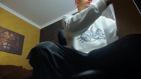 BrandonTateX online show from 11-25-25, 05:40