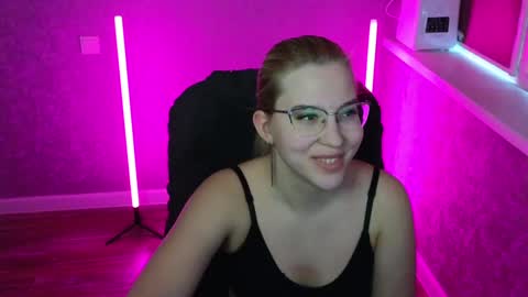 Snapshot of brandy__stars chatting on 12-27-24, 05:42 Belle online show from 12-27-24, 05:42