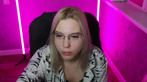 Snapshot of brandy__stars chatting on 12-29-24, 02:06 Belle online show from 12-29-24, 02:06