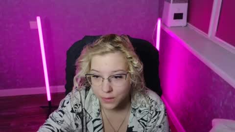 Snapshot of brandy__stars chatting on 01-05-25, 02:06 Belle online show from 01-05-25, 02:06