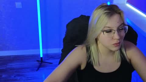 Snapshot of brandy__stars chatting on 01-13-25, 04:28 Belle online show from 01-13-25, 04:28