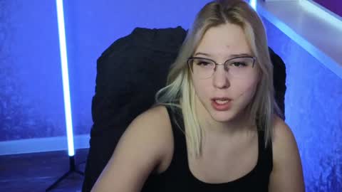 Snapshot of brandy__stars chatting on 01-13-25, 07:32 Belle online show from 01-13-25, 07:32