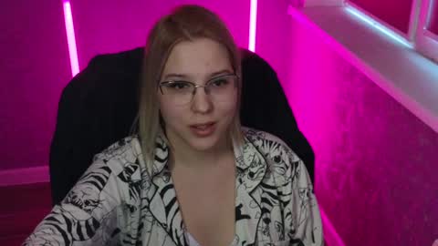 Snapshot of brandy__stars chatting on 01-20-25, 06:21 Belle online show from 01-20-25, 06:21