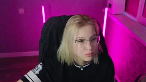 Snapshot of brandy__stars chatting on 01-23-25, 02:44 Belle online show from 01-23-25, 02:44