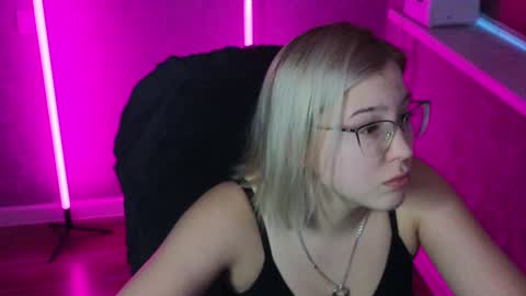 Snapshot of brandy__stars chatting on 02-01-25, 02:47 Belle online show from 02-01-25, 02:47