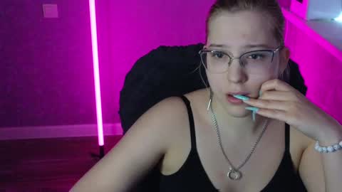 Snapshot of brandy__stars chatting on 02-02-25, 06:15 Belle online show from 02-02-25, 06:15