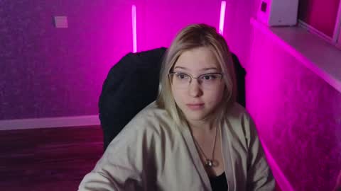 Snapshot of brandy__stars chatting on 02-05-25, 12:53 Belle online show from 02-05-25, 12:53