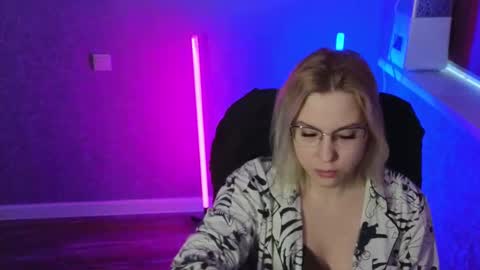 Snapshot of brandy__stars chatting on 02-12-25, 02:56 Belle online show from 02-12-25, 02:56