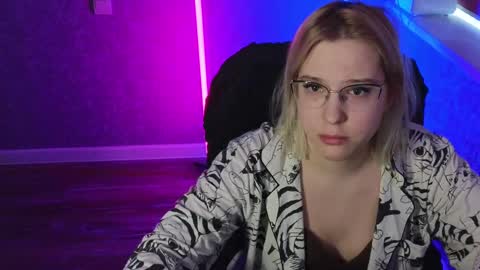 Snapshot of brandy__stars chatting on 02-12-25, 05:58 Belle online show from 02-12-25, 05:58