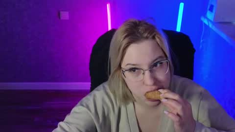 Snapshot of brandy__stars chatting on 02-13-25, 03:07 Belle online show from 02-13-25, 03:07