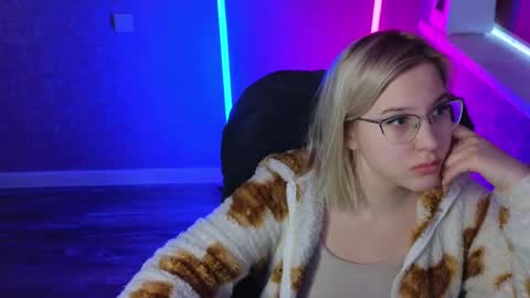 Snapshot of brandy__stars chatting on 02-17-25, 05:25 Belle online show from 02-17-25, 05:25