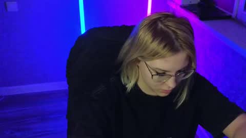 Snapshot of brandy__stars chatting on 02-21-25, 12:05 Belle online show from 02-21-25, 12:05