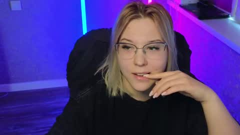 Snapshot of brandy__stars chatting on 02-21-25, 03:12 Belle online show from 02-21-25, 03:12