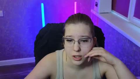 Snapshot of brandy__stars chatting on 03-01-25, 01:43 Belle online show from 03-01-25, 01:43