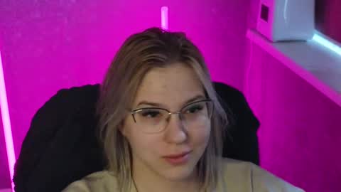 Snapshot of brandy__stars chatting on 03-10-25, 02:50 Belle online show from 03-10-25, 02:50