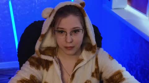 Snapshot of brandy__stars chatting on 03-10-25, 05:54 Belle online show from 03-10-25, 05:54