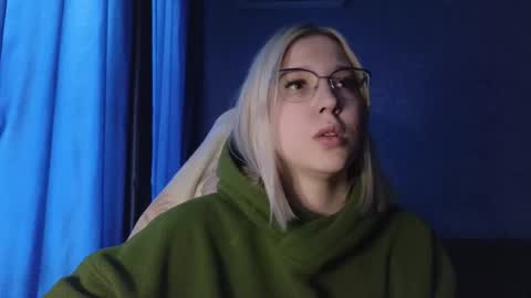 Snapshot of brandy__stars chatting on 09-15-25, 08:36 Belle online show from 09-15-25, 08:36