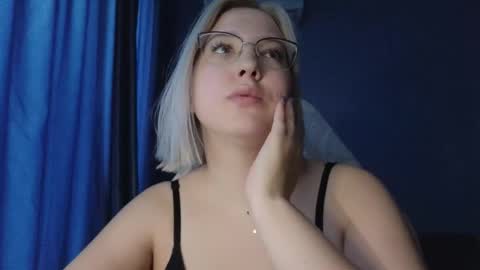 Snapshot of brandy__stars chatting on 09-29-25, 05:45 Belle online show from 09-29-25, 05:45