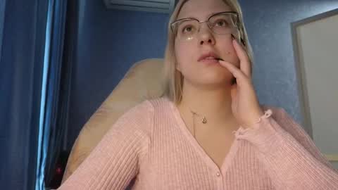 Snapshot of brandy__stars chatting on 10-23-25, 06:56 Belle online show from 10-23-25, 06:56