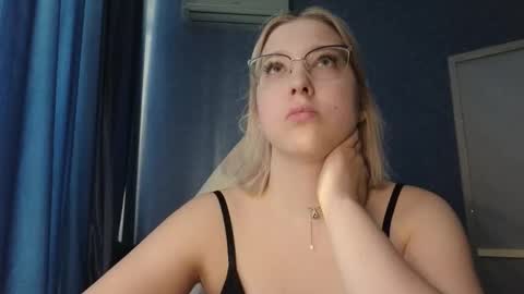 Snapshot of brandy__stars chatting on 11-13-25, 08:46 Belle online show from 11-13-25, 08:46