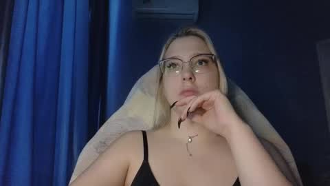 Snapshot of brandy__stars chatting on 11-14-25, 08:46 Belle online show from 11-14-25, 08:46