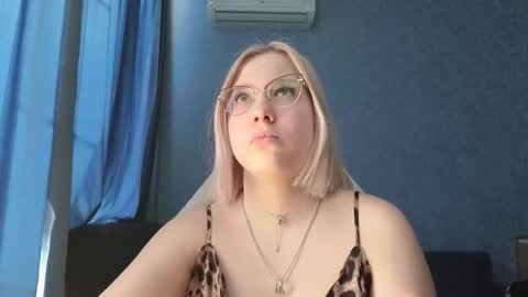 Belle  online show from 03-23-26, 03:43