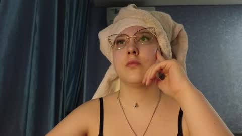 Belle  online show from 04-05-26, 12:24