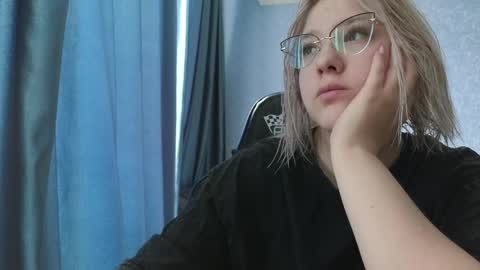 Belle  online show from 04-12-26, 04:17