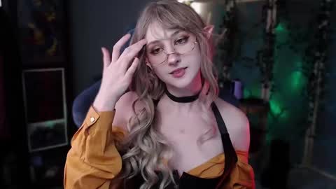 Aurorabut ur dad just calls me Rory online show from 03-04-25, 05:11