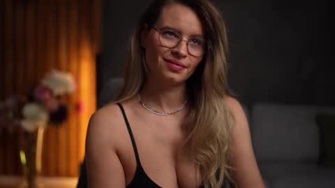 Snapshot of brandywhite chatting on 11-02-25, 05:21 Alex online show from 11-02-25, 05:21