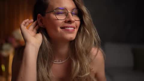 Snapshot of brandywhite chatting on 11-23-25, 05:07 Alex online show from 11-23-25, 05:07