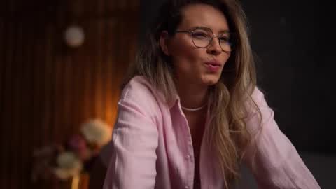 Snapshot of brandywhite chatting on 11-25-25, 05:29 Alex online show from 11-25-25, 05:29