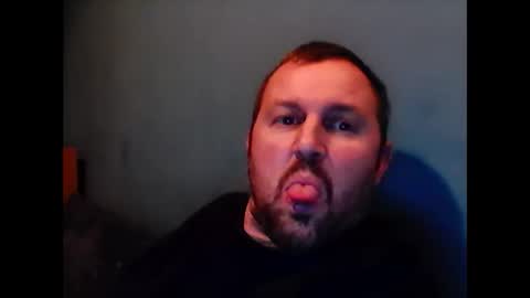 Snapshot of brasso1982 chatting on 10-20-25, 10:32 willywinker online show from 10-20-25, 10:32