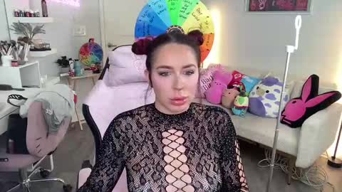 Snapshot of bratbarbie chatting on 06-02-26, 04:53 Goddess Samantha online show from 06-02-26, 04:53