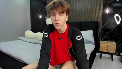 Snapshot of braxiboy chatting on 01-12-25, 12:44 Brax online show from 01-12-25, 12:44