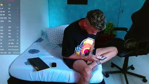 Snapshot of bray_hotboy chatting on 12-06-24, 09:46 Bray Hotboy online show from 12-06-24, 09:46