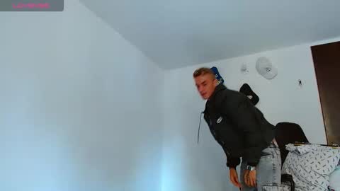 Snapshot of bray_hotboy chatting on 10-11-25, 03:43 Bray Hotboy online show from 10-11-25, 03:43