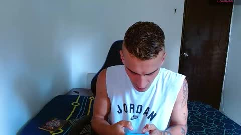 Snapshot of bray_hotboy chatting on 01-09-26, 03:48 Bray Hotboy online show from 01-09-26, 03:48